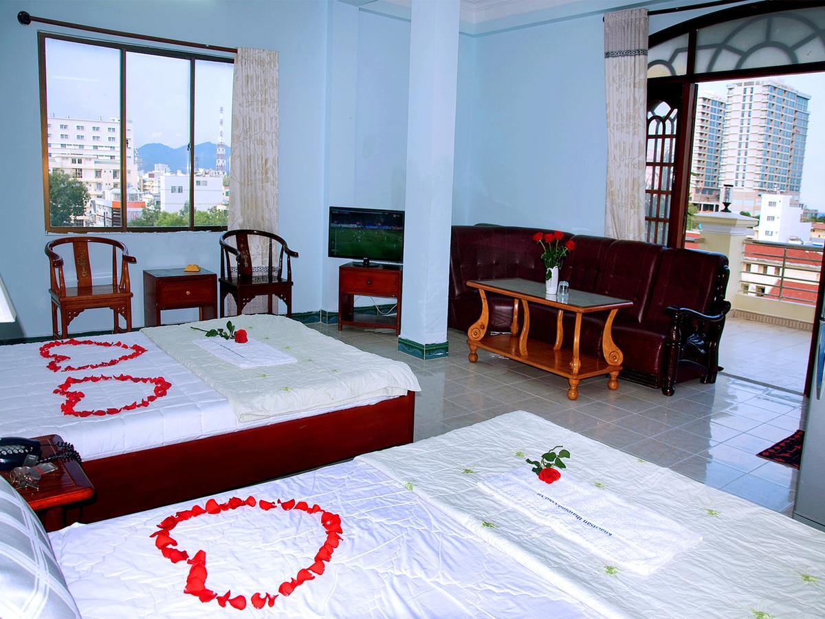 Queen 3 Hotel Нячанг Экстерьер фото